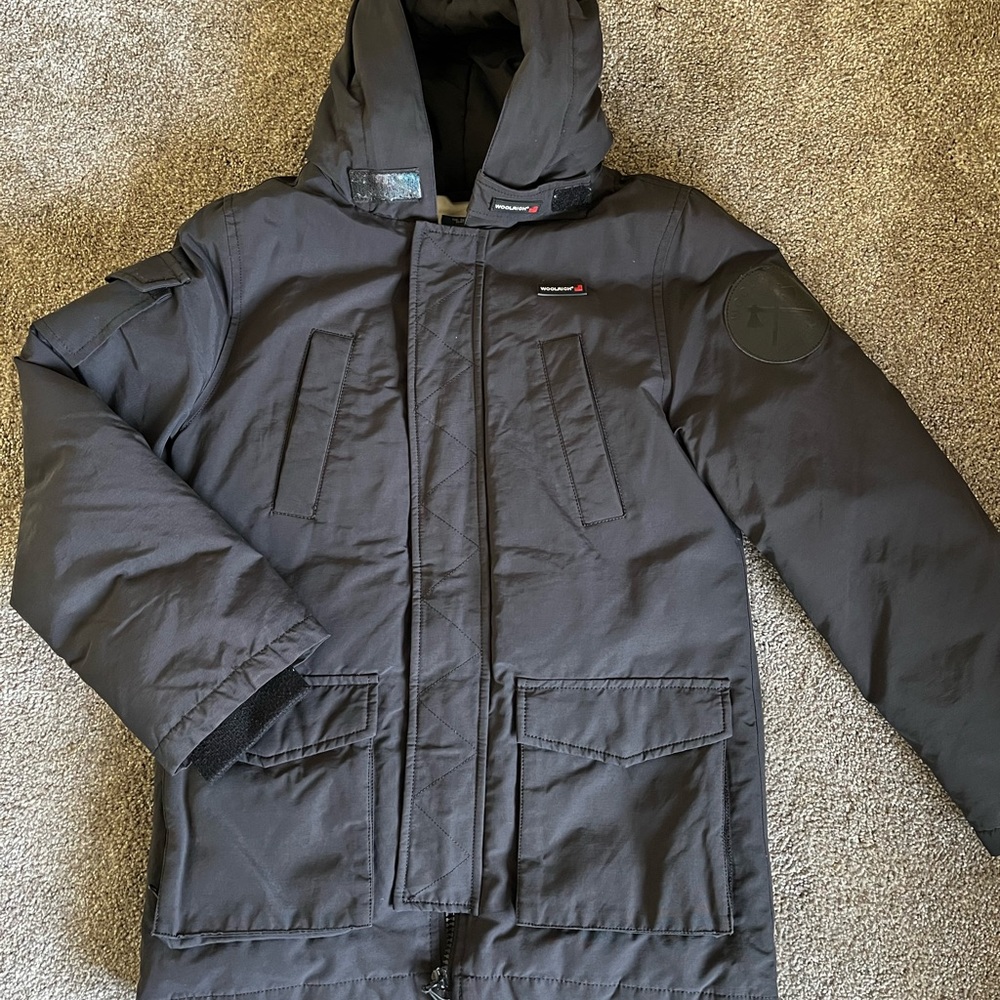 Woolrich girls winter parka with attached hood